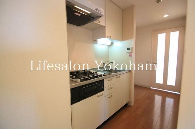 �y�L�b�`���z�@