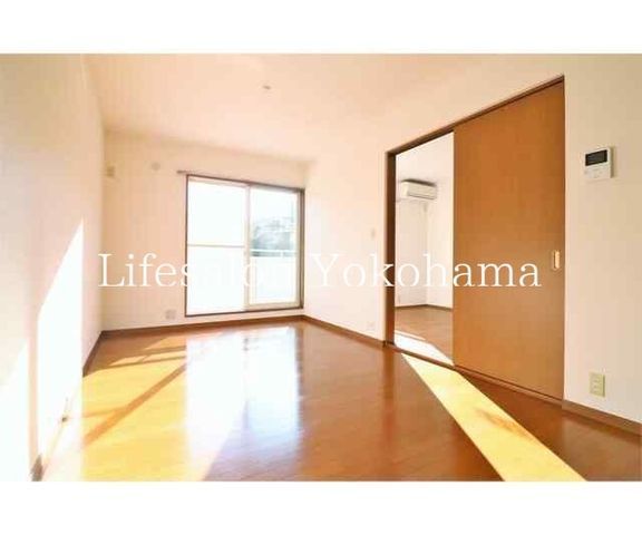 �y���ԁE���r���O�z�@