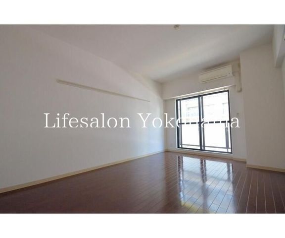 �y���ԁE���r���O�z�@