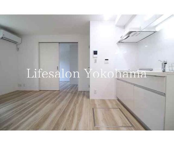 �y���ԁE���r���O�z�@