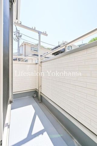yoRj[z@