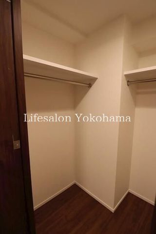 y[z@