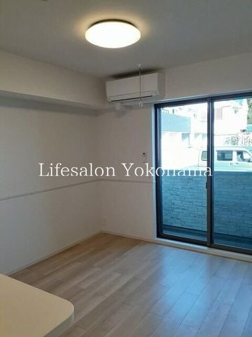 �y���ԁE���r���O�z�@