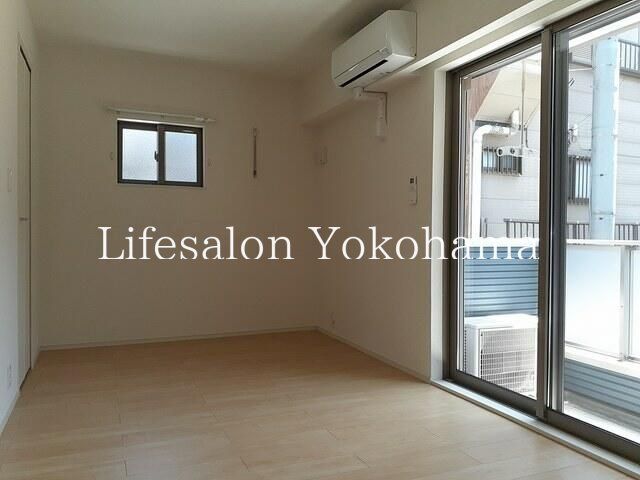 �y���ԁE���r���O�z�@