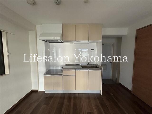 �y�L�b�`���z�@