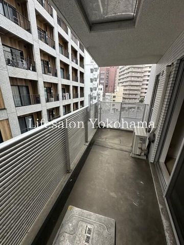 yoRj[z@