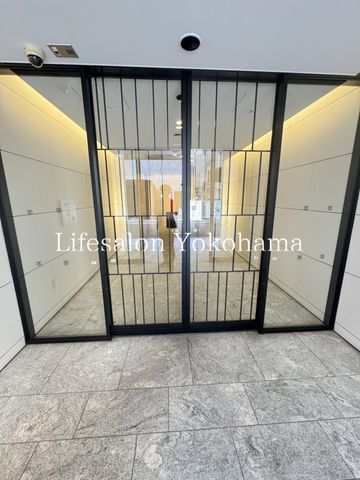 �y�G���g�����X�z�@