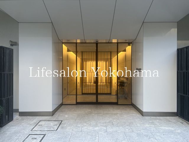 �y�G���g�����X�z�@