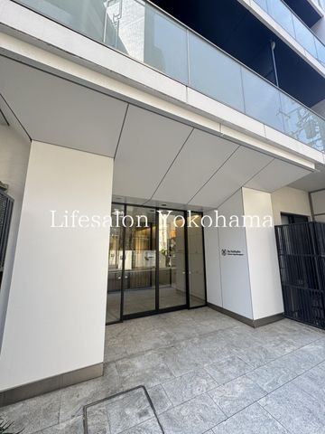 �y�G���g�����X�z�@