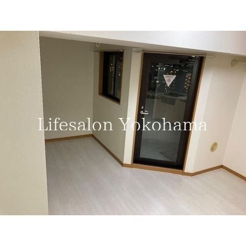 �y���ԁE���r���O�z�@