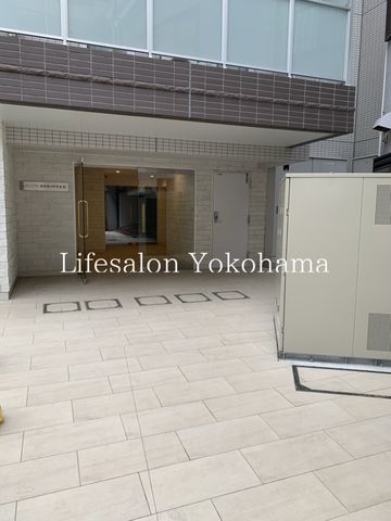 �y�G���g�����X�z�@