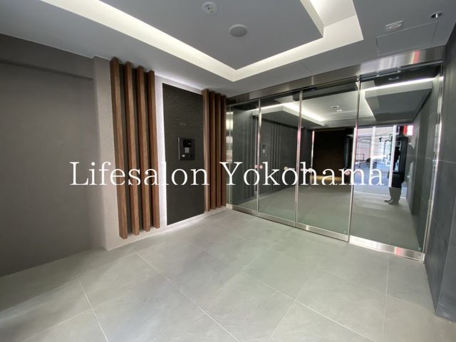 �y�G���g�����X�z�@