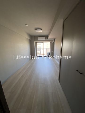 �y���ԁE���r���O�z�@