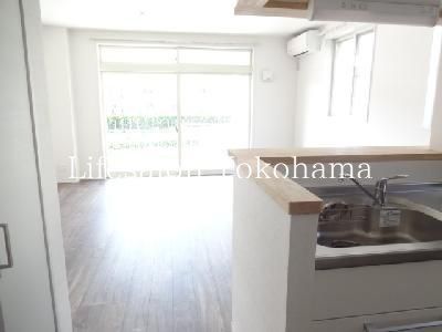 �y�����E���r���O�z�@