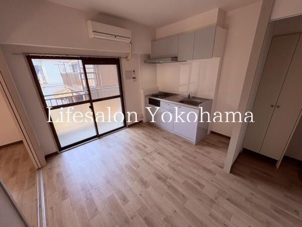 �y���ԁE���r���O�z�@