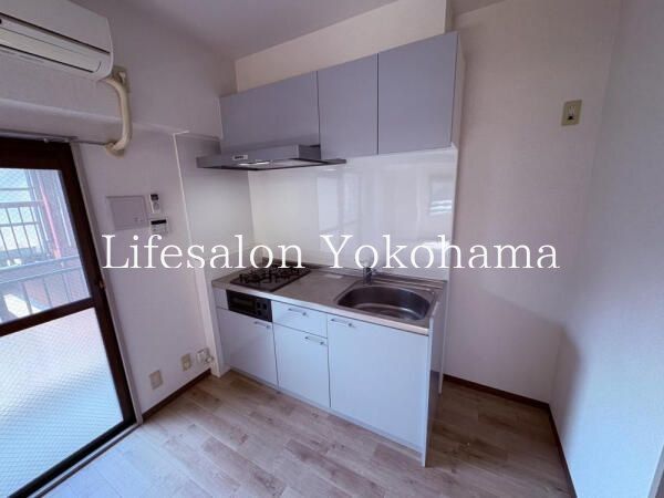 �y�L�b�`���z�@