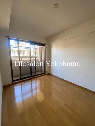 �y���ԁE���r���O�z�@