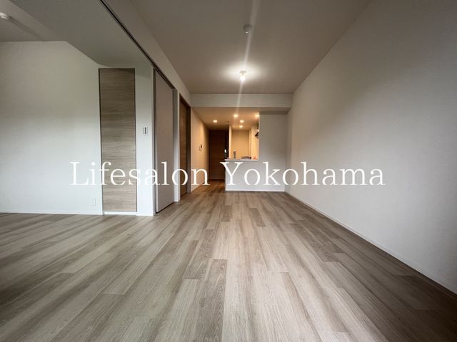 �y�����E���r���O�z�@