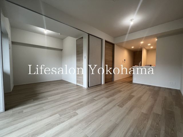 �y���ԁE���r���O�z�@