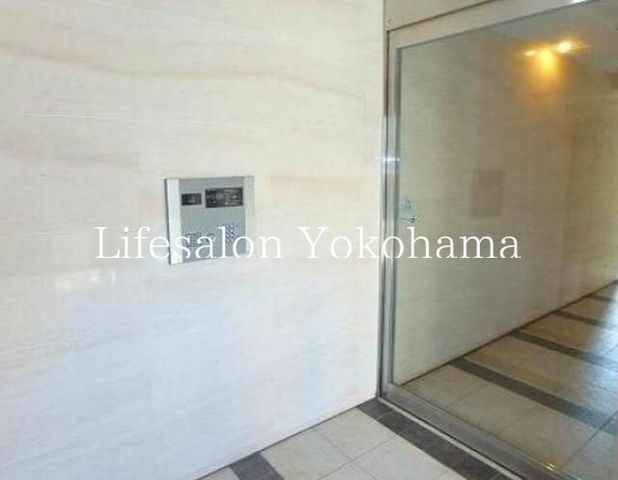 �y�G���g�����X�z�@