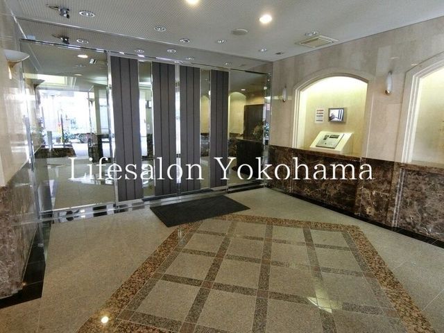 �y�G���g�����X�z�@