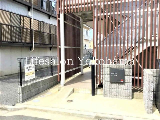 �y�G���g�����X�z�@