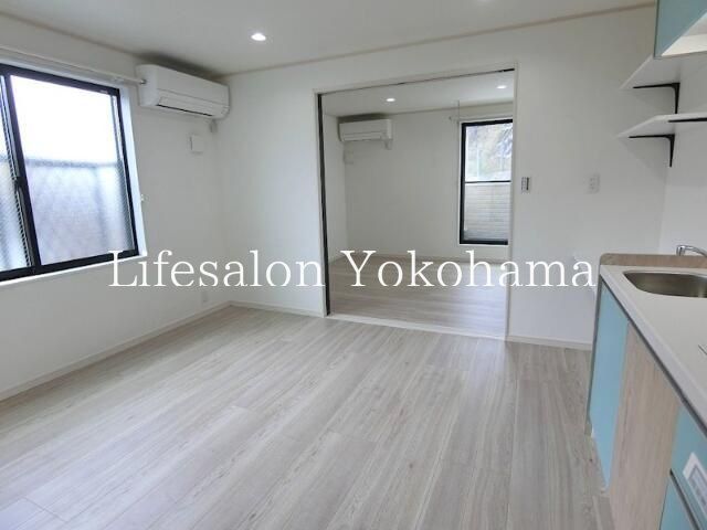 �y���ԁE���r���O�z�@