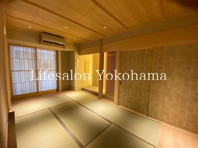 �y�Q���z�@