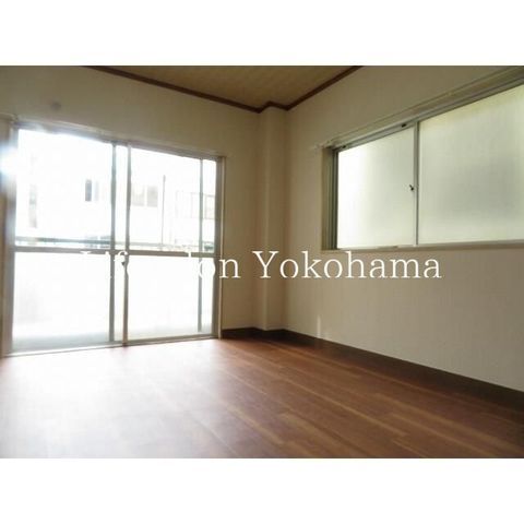 �y���ԁE���r���O�z�@