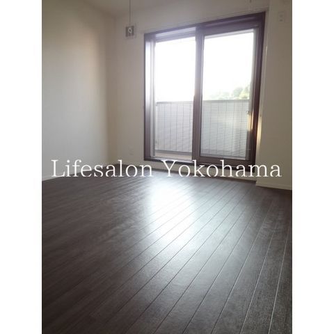 �y���ԁE���r���O�z�@