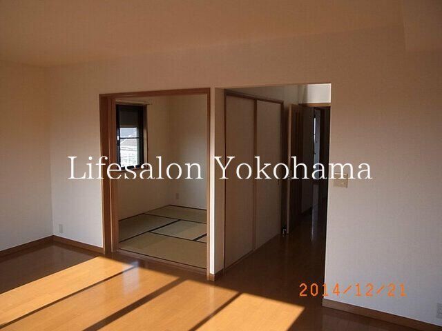 �y���ԁE���r���O�z�@