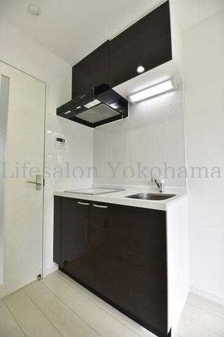 yLb`z@