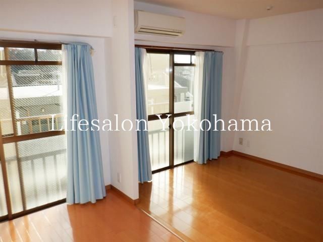 �y���ԁE���r���O�z�@