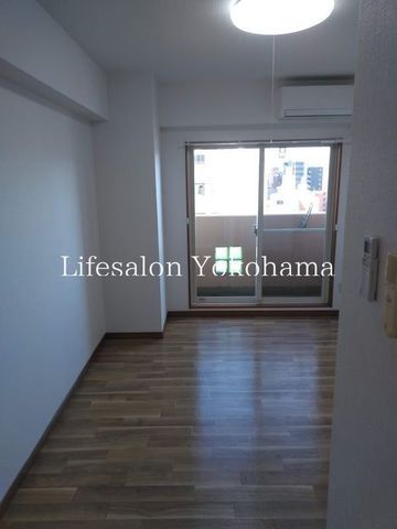 �y���ԁE���r���O�z�@