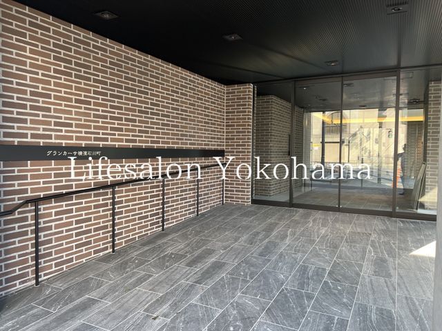 �y�G���g�����X�z�@