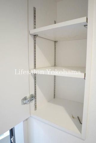y[z@