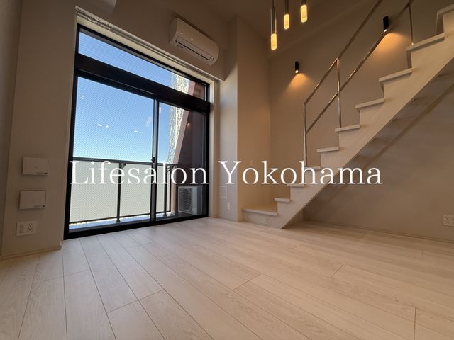 �y���̑��ݔ��z�@���r���O/����