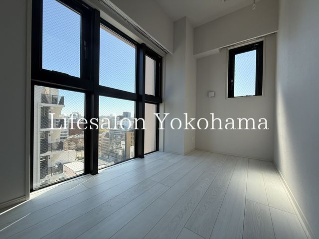 �y���̑������E�X�y�[�X�z�@���r���O/����