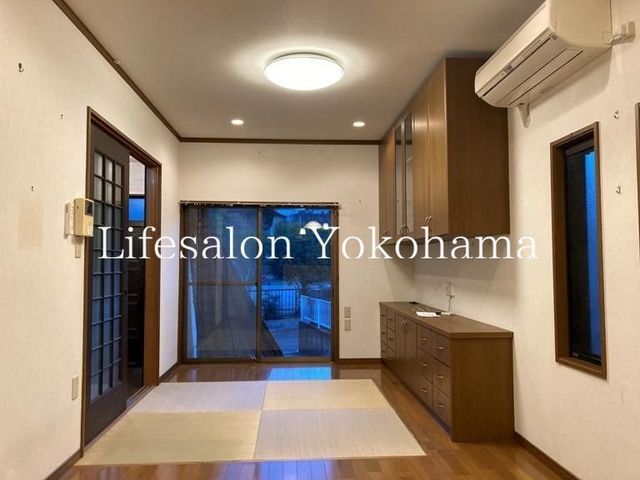 �y���ԁE���r���O�z�@