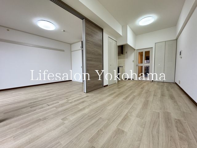 �y���ԁE���r���O�z�@