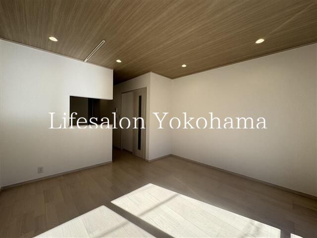 �y���ԁE���r���O�z�@