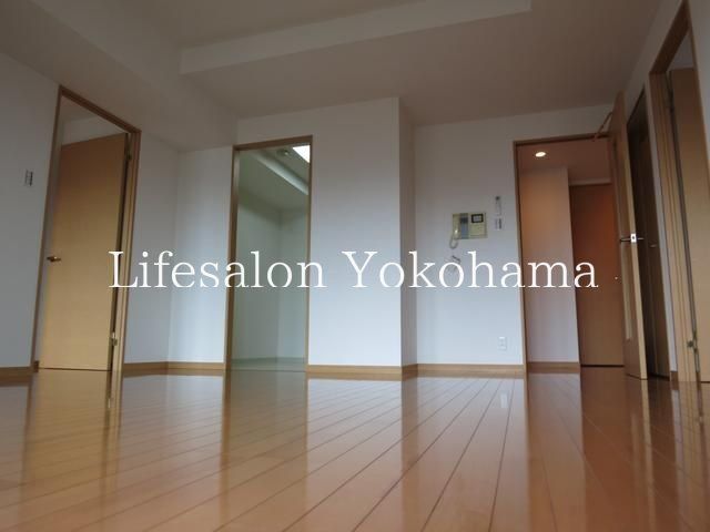 �y���ԁE���r���O�z�@