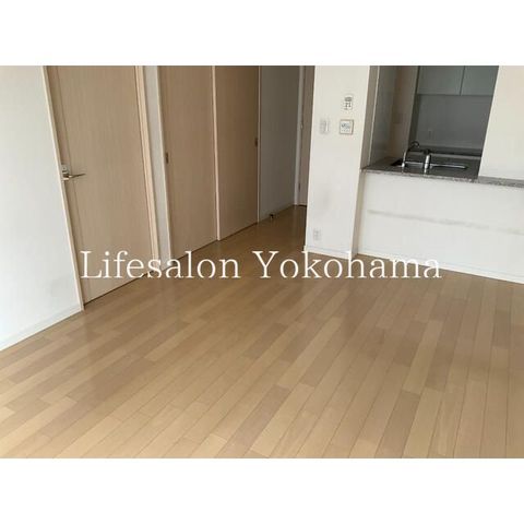 �y���ԁE���r���O�z�@