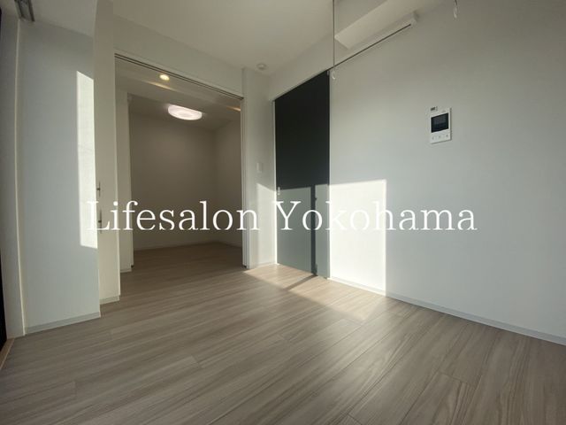 �y���̑������E�X�y�[�X�z�@���r���O/����