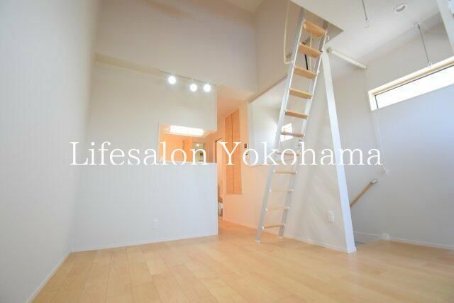 �y���̑��ݔ��z�@