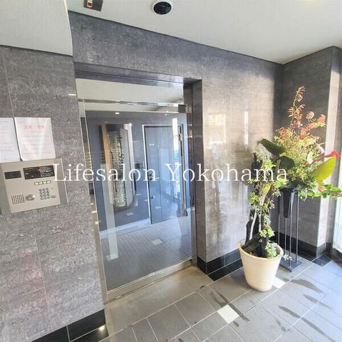 �y�G���g�����X�z�@