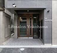 �y�G���g�����X�z�@