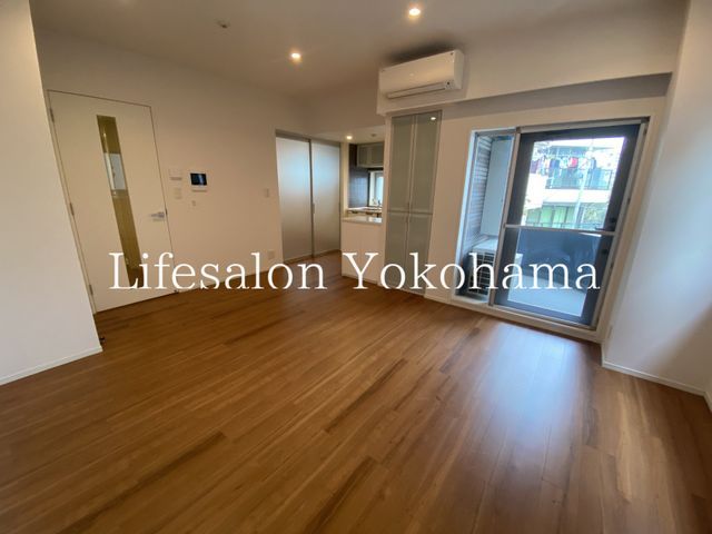 �y�����E���r���O�z�@