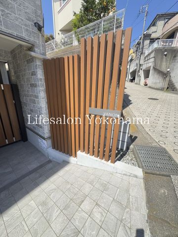 �y�G���g�����X�z�@