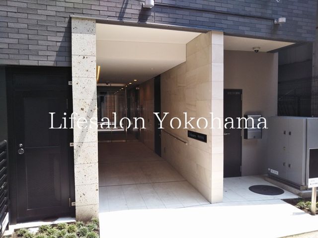 �y�G���g�����X�z�@